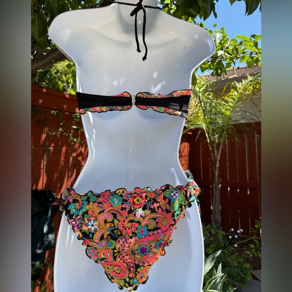 VS vibrant Floral embellished Bikini Set - Picture 5 of 8